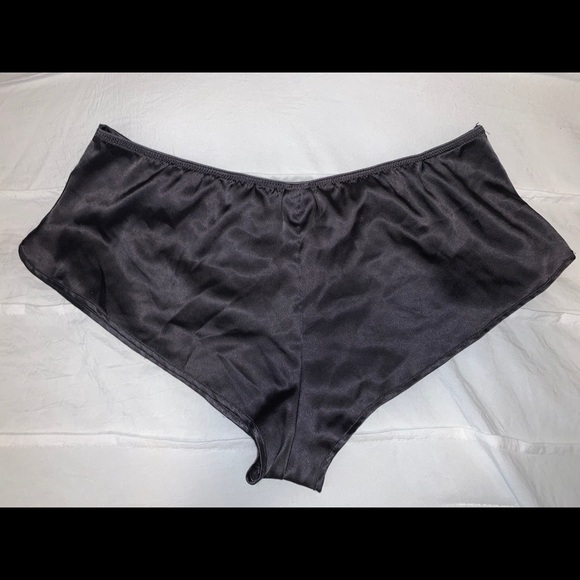 Victoria’s Secret Panties & Shorts Bundle - Picture 7 of 7